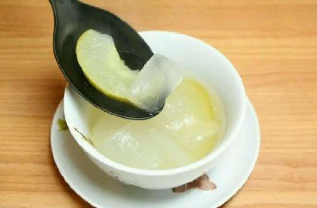 图为:苹果芦荟汤